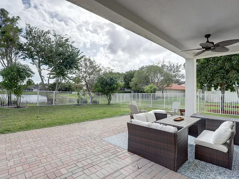 4018 Bluff Harbor Way — Photo 36