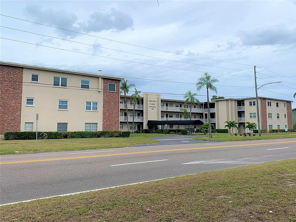 1st image of 1000 49th St N APT 111