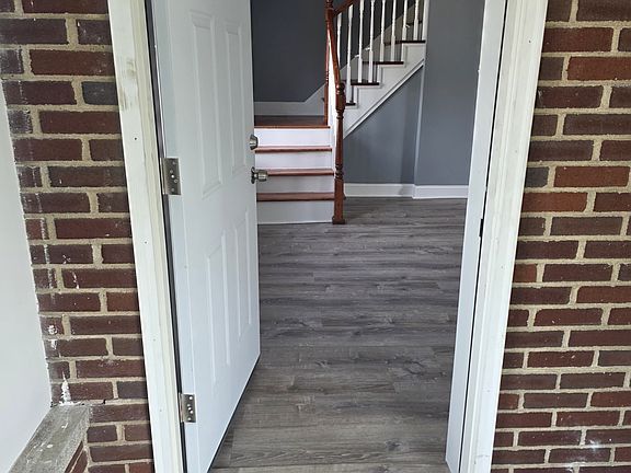 3rd image of 3140 New Castle Ave