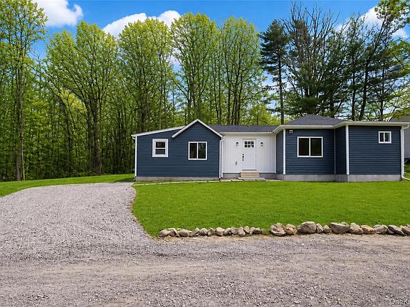 3rd image of 13 Brook Trail W