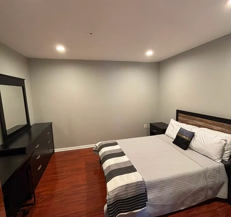 67 Vaughan Dr #5