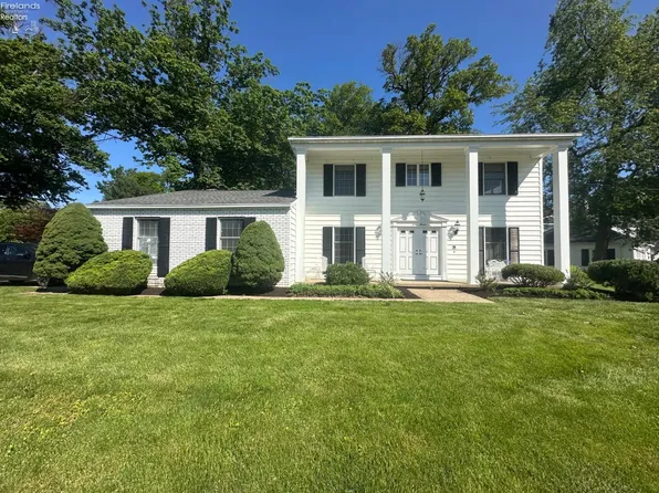 1011 Dockway Dr, Huron, OH 44839