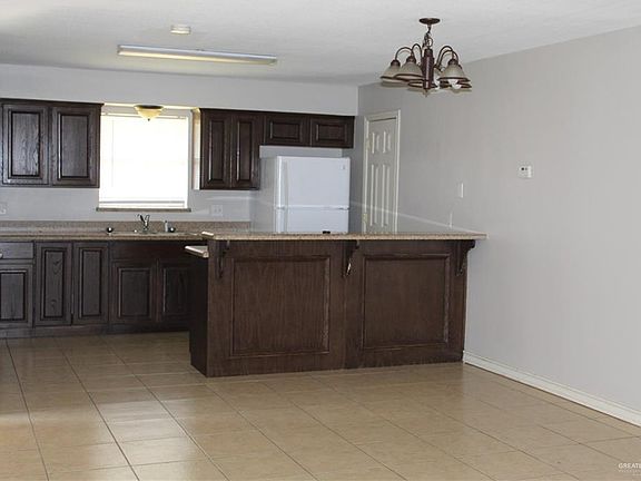 4th image of 1507 W Nolana Ave