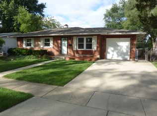 338 Raupp Blvd, Buffalo Grove, IL 60089