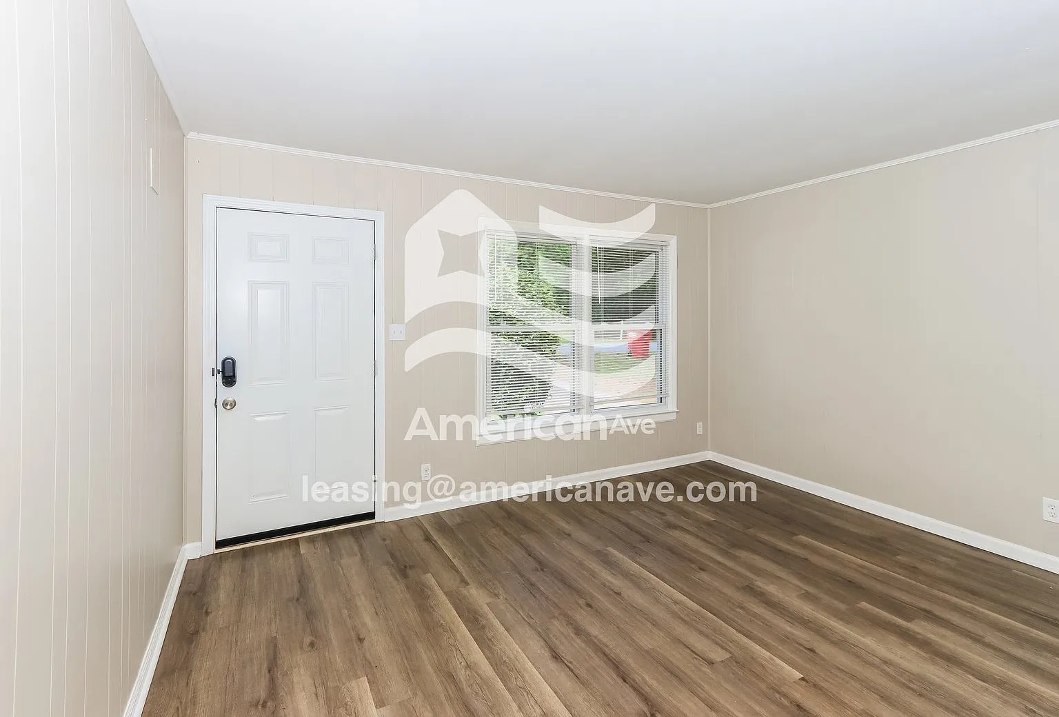 3 bed, 1.0 bath, 1104 sqft, $1,120 — Photo 2