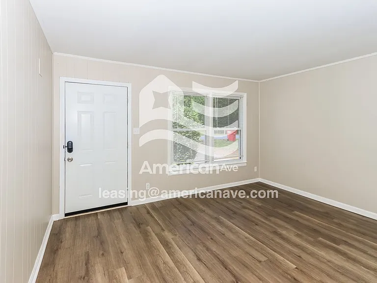 838413_002_wm_-_living_room_13062874.jpg