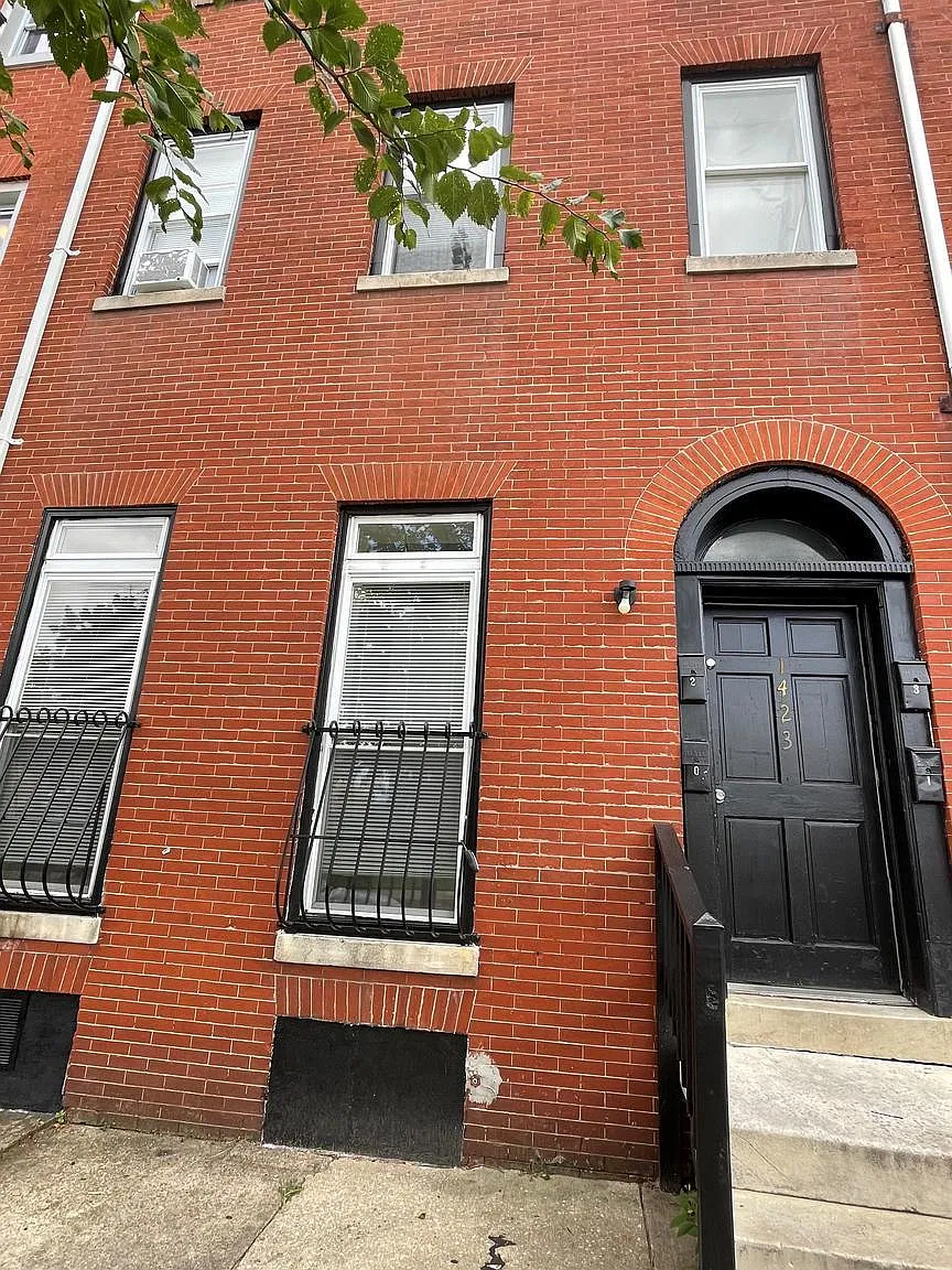2 bed, 1.0 bath, $1,200 — Photo 1