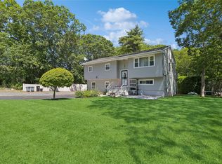 2 Prospect St, Central Islip, NY 11722