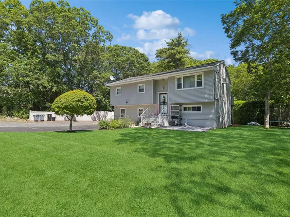 2 Prospect Street, Central Islip, NY 11722