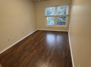 42173 Old Pond Cir, Plymouth, MI 48170