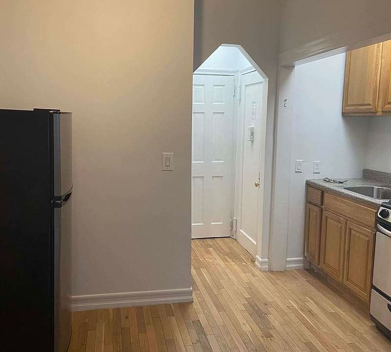 1st image of 213 W 18th St APT 4B