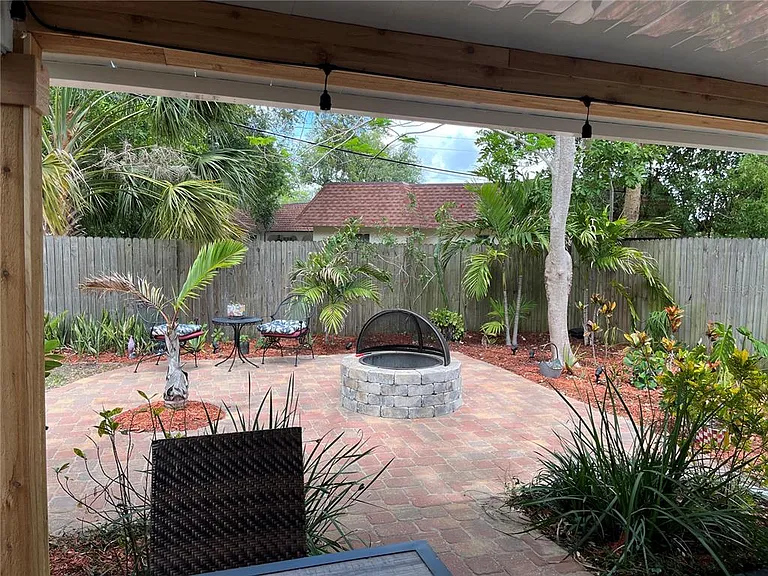 N Lotus Dr — Photo 18