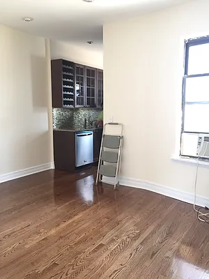 Rented by Bedford Realty USA Corp | media 15