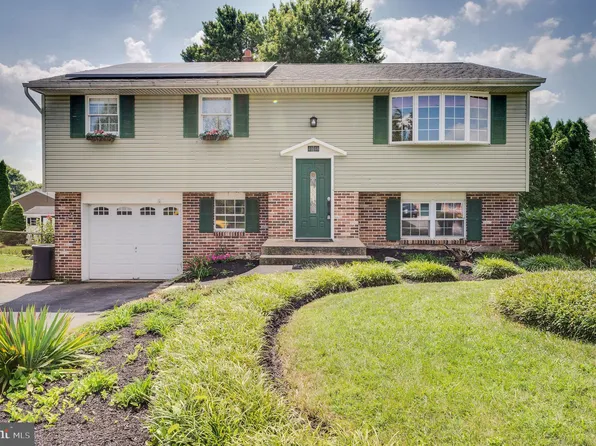 4948 Apple Dr, Reading, PA 19606