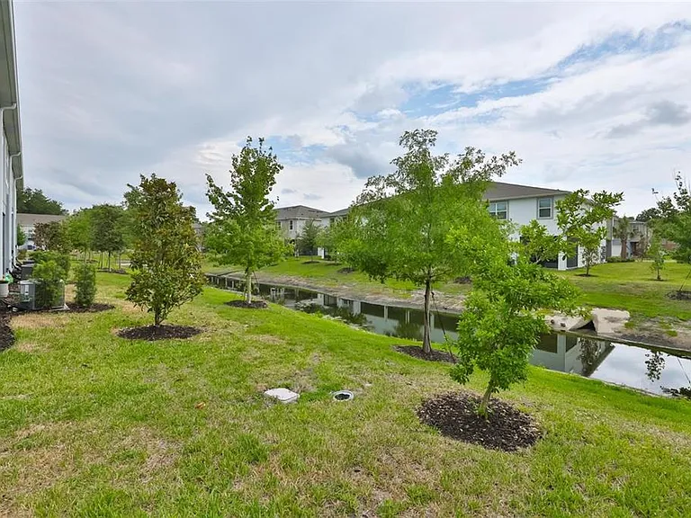 1123 Creek Valley Ct — Photo 31