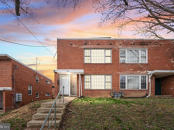 2nd image of 109 Webster St NE