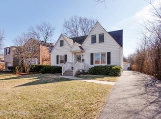 2145 Walnut Ct, Glenview, IL