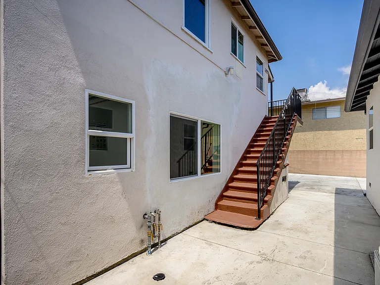 1009 W Angeleno Ave #202 — Photo 18