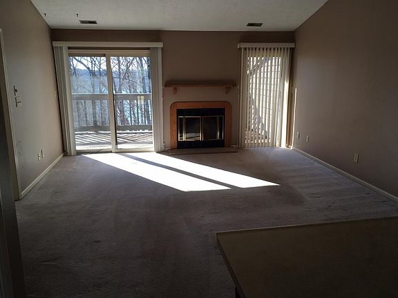 5th image of 1913 E Waters Edge Dr