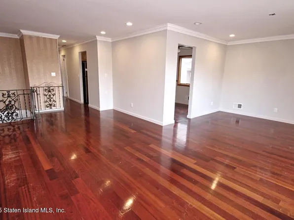 90 Levit Avenue image 3 of 36