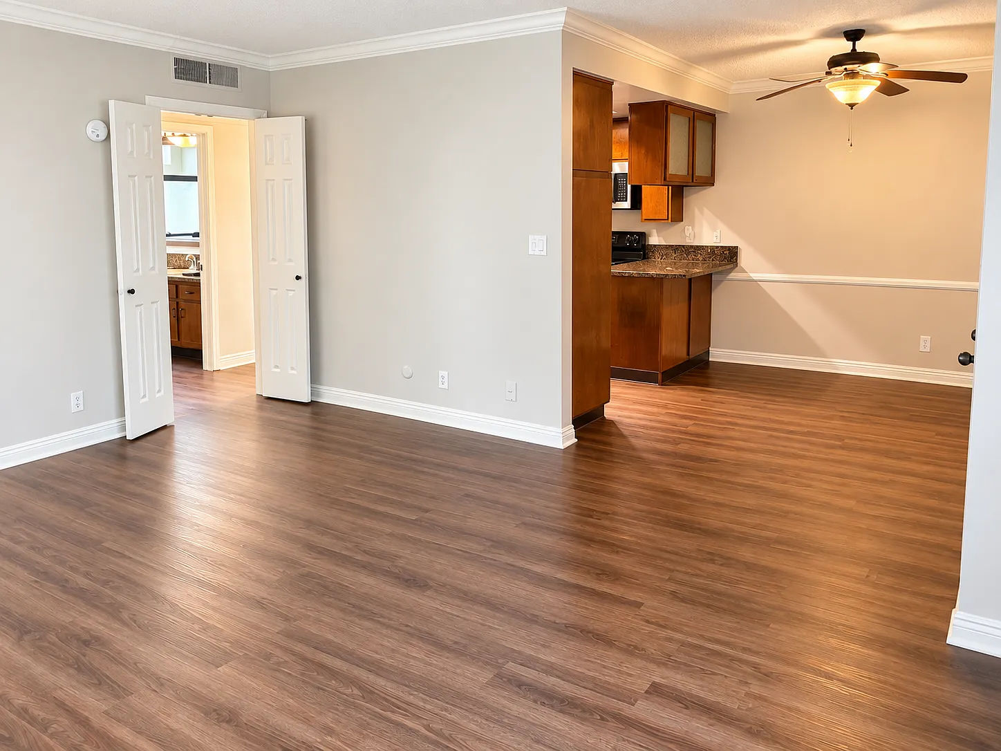325 N Chapel Ave — Photo 1