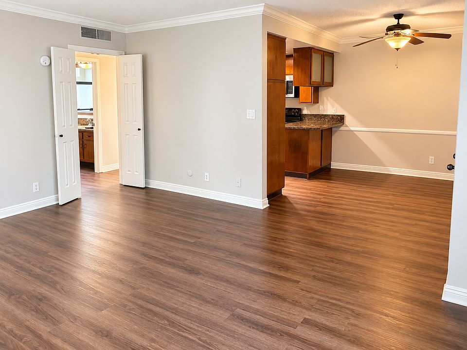 1st image of 325 N Chapel Ave