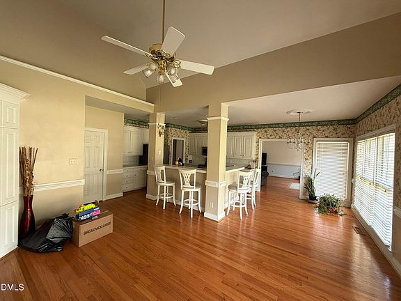 2nd image of 449 Somerset Way