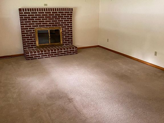 4th image of 1004 Redwood Dr