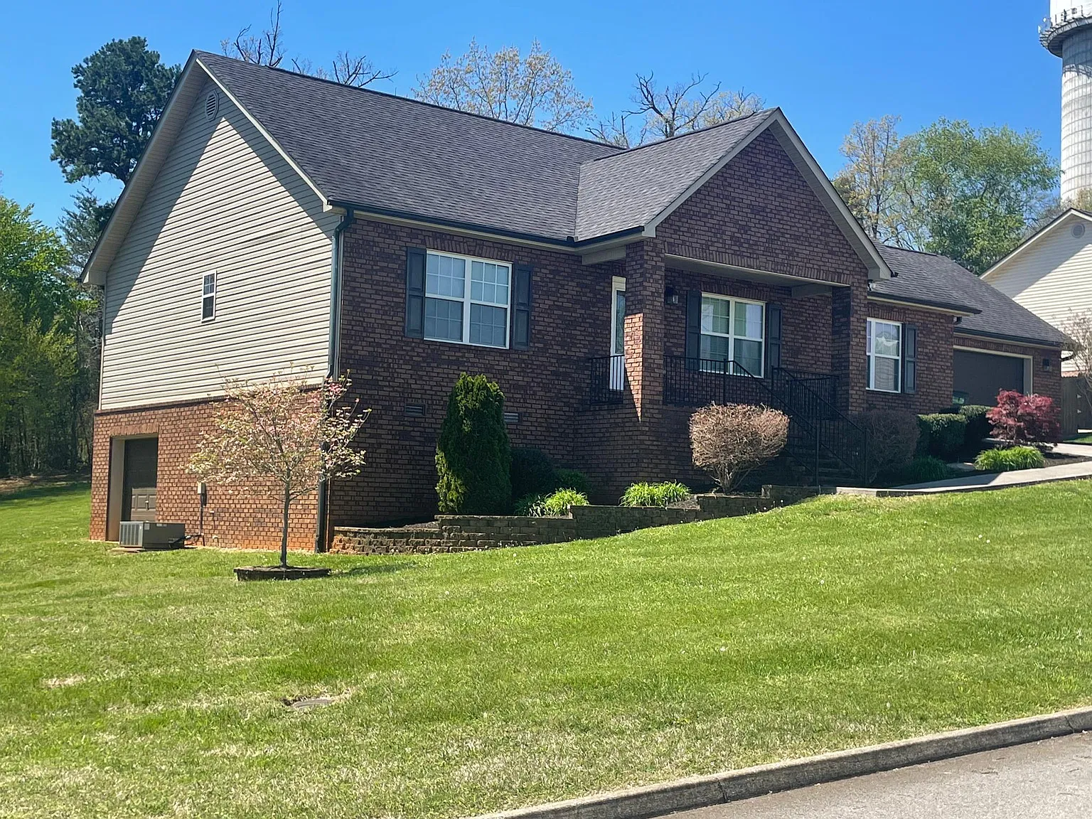 3 bed, 1700 sqft, $2,100 — Photo 1