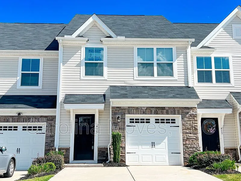 3 bed, 2.5 bath, 1544 sqft, $1,700 — Photo 1