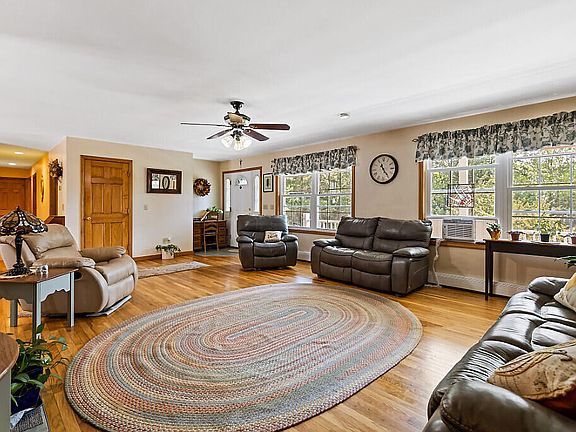 4th image of 148 Academy Road
