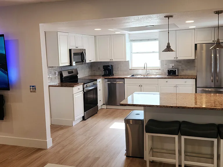 404 Ocean Ct — Photo 12