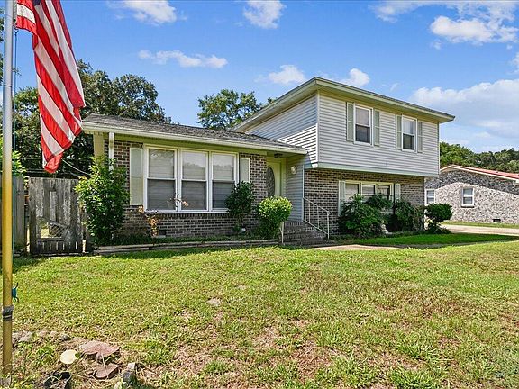 3rd image of 1263 Honeysuckle Ln