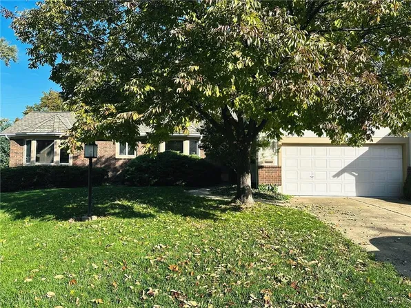 3718 W 79th St, Prairie Village, KS 66208