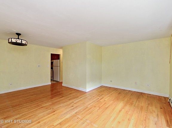 3rd image of 1534 W Farwell Ave APT 1B