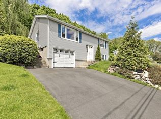 47 Evergreen Dr, Holyoke, MA 01040