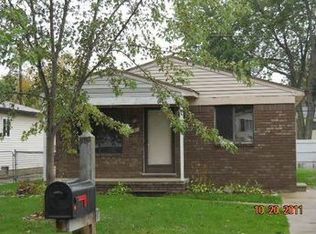 39491 Chart St, Harrison Township, MI 48045