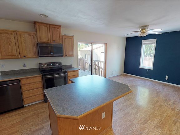 4th image of 1602 S Legend Lane