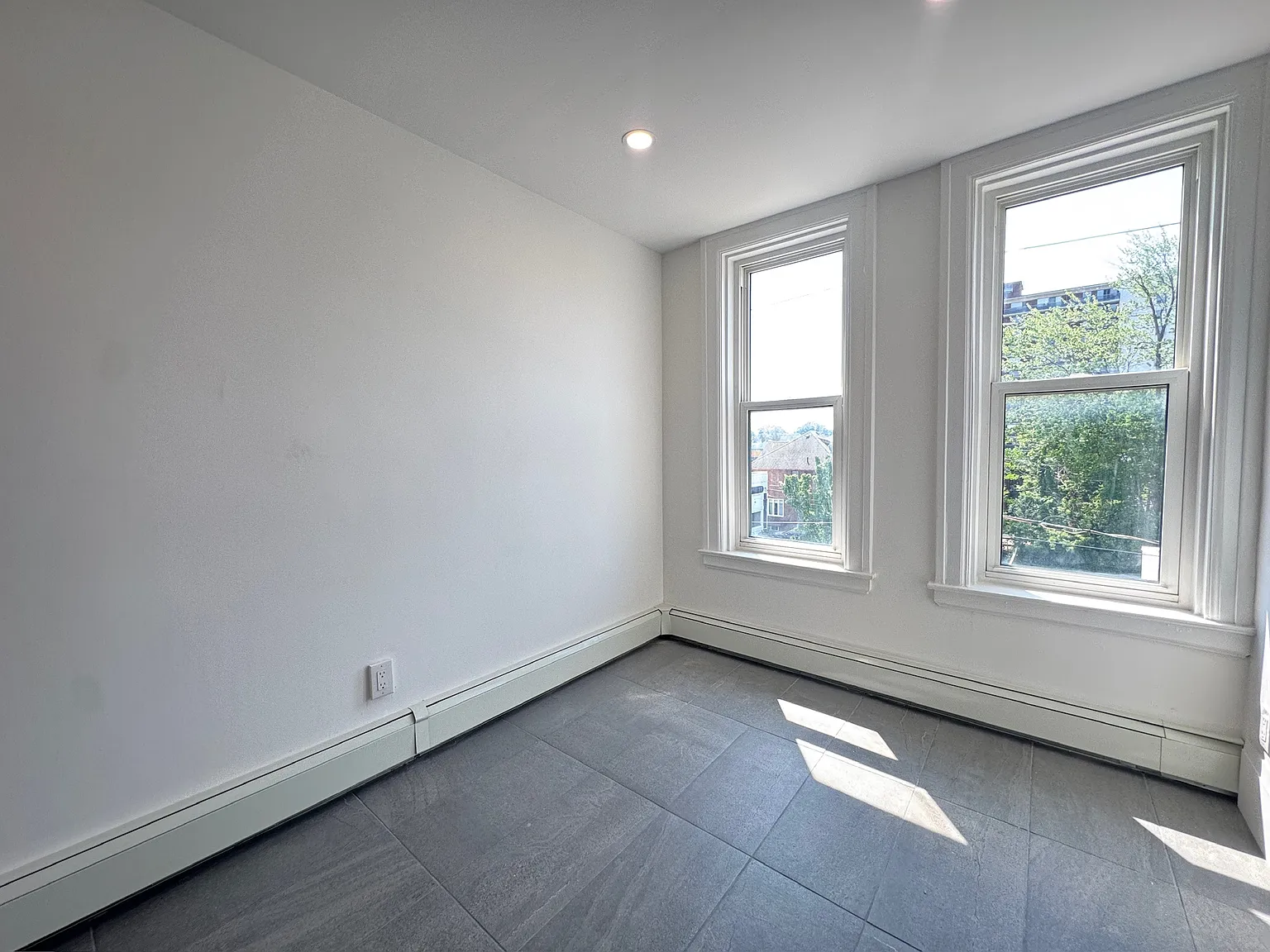 74 Shepherd Street West Windsor — Photo 4
