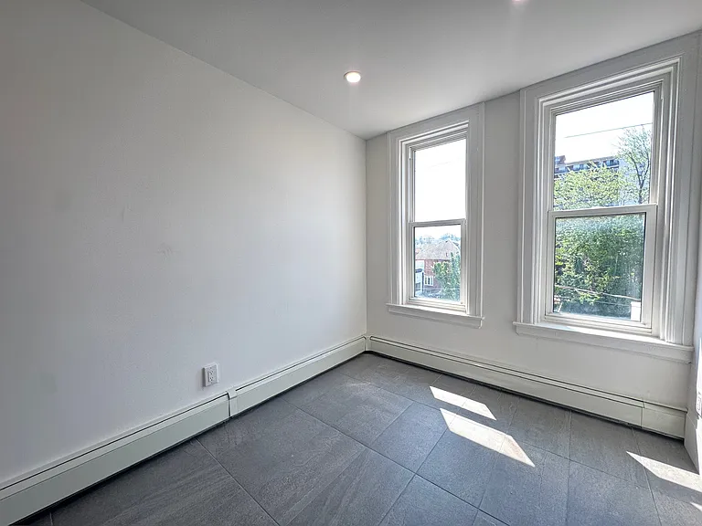 74 Shepherd St W #9 — Photo 7
