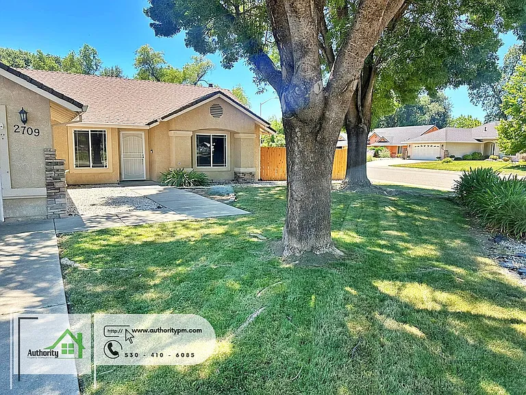 2709 Citrine Ave — Photo 2