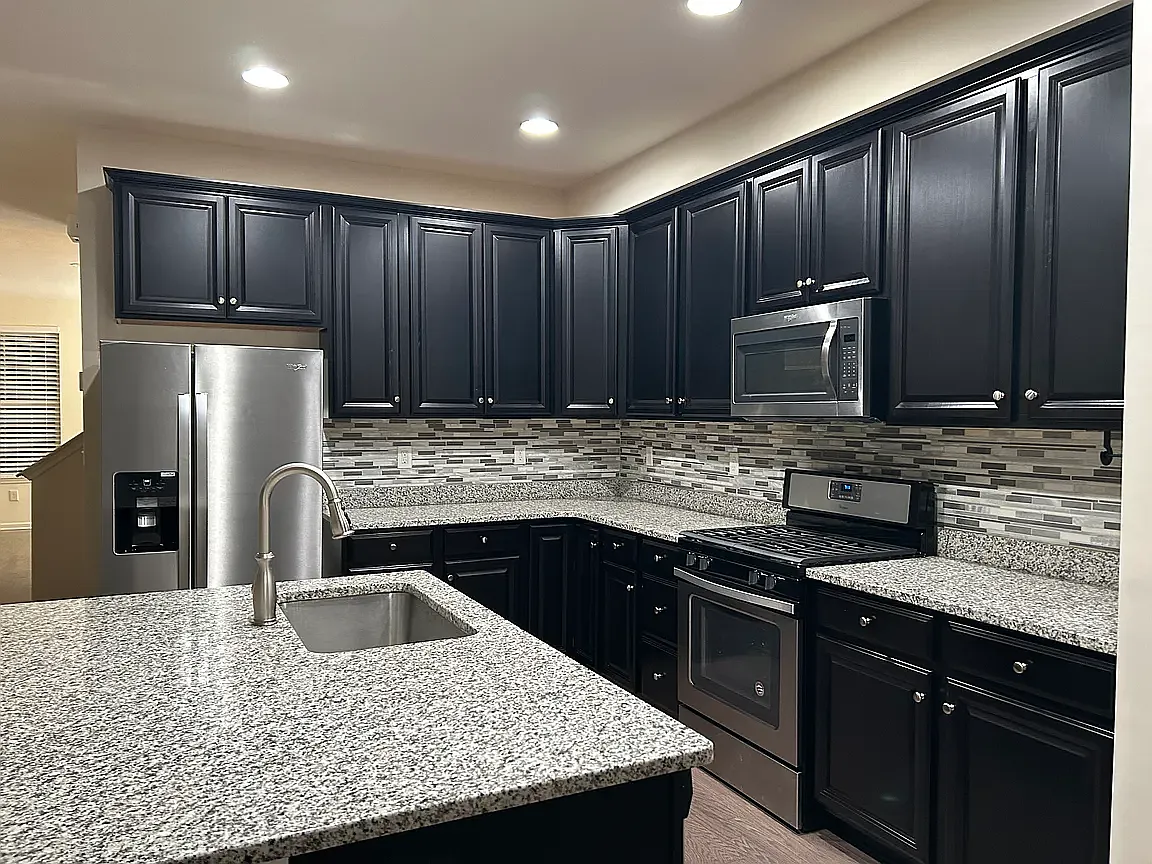 3 bed, 2.5 bath, 2825 sqft, $2,895 — Photo 4