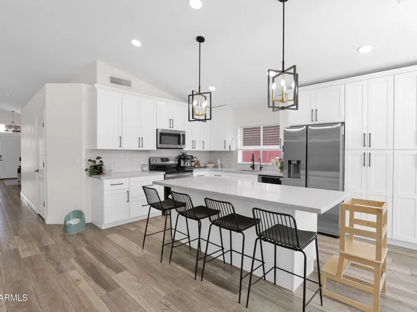 665 W Minton Dr, Tempe, AZ 85282