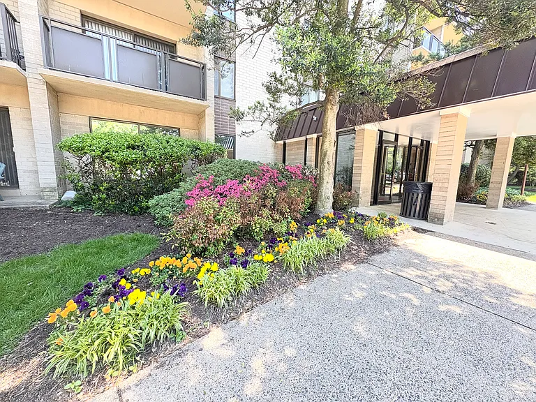 3101 S Manchester St #806 — Photo 26