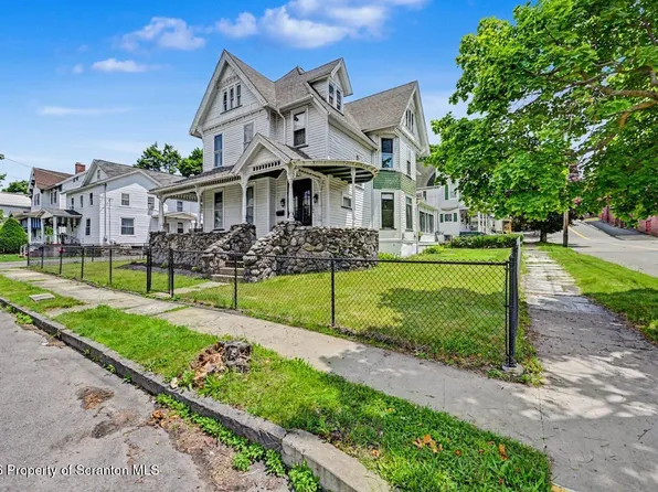 50 Washington St, Greenfield Township, PA 18407