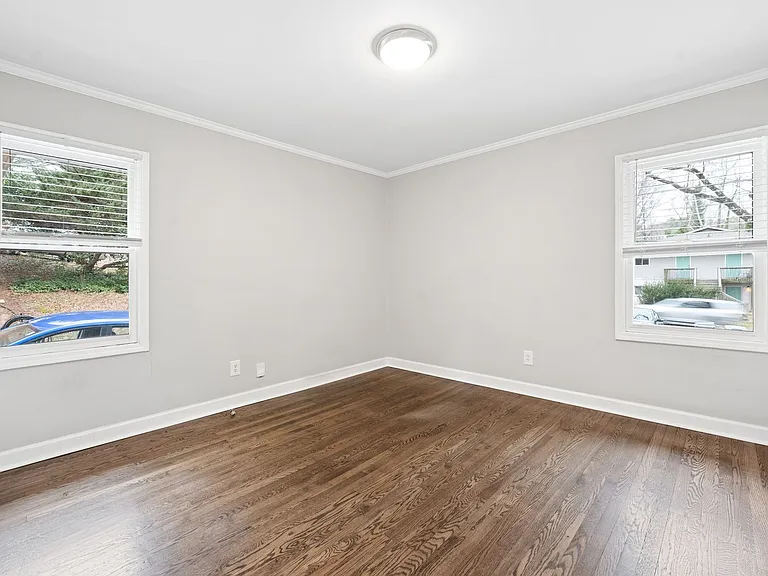 609 W Markham Ave — Photo 9