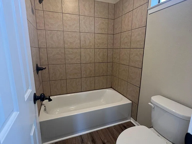 1653 Parkview Dr — Photo 18