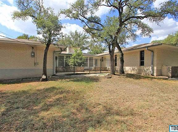 2nd image of 725 Whispering Oaks Dr