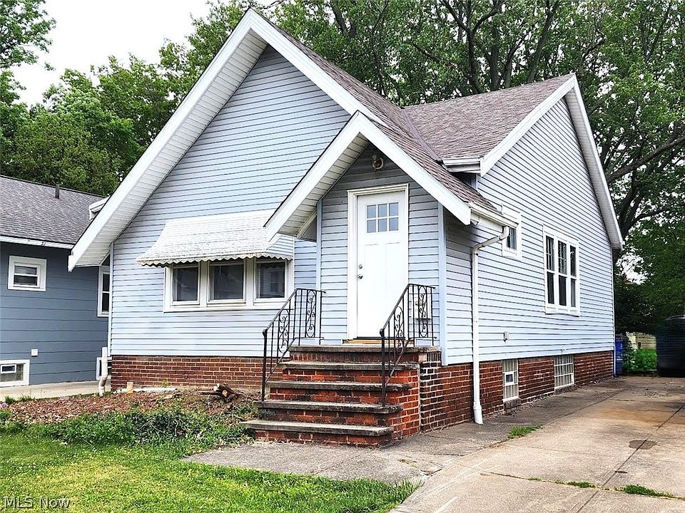 1st image of 19381 Pasnow Ave