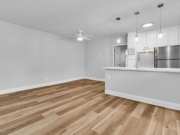 3rd image of 2405 Adams Ave #8